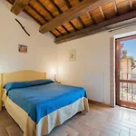 In With Pool & Sun Terrace * Sellano
