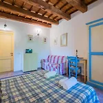 Dom wakacyjny In With Pool & Sun Terrace Sellano