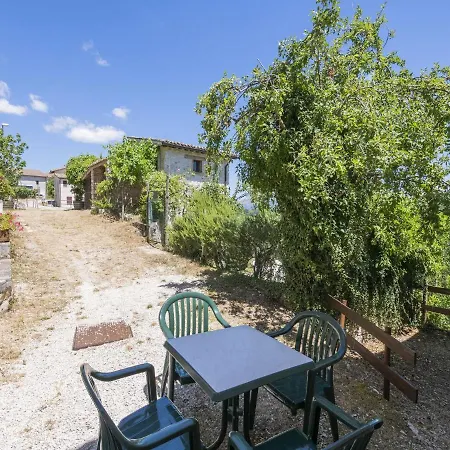 In With Pool & Sun Terrace Nyaraló *