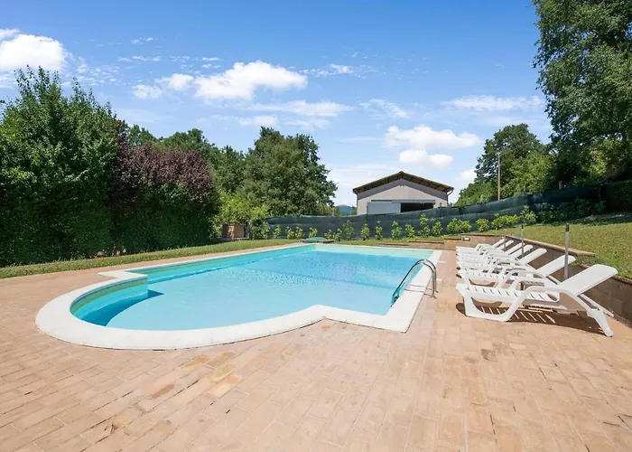 In With Pool & Sun Terrace Nyaraló *