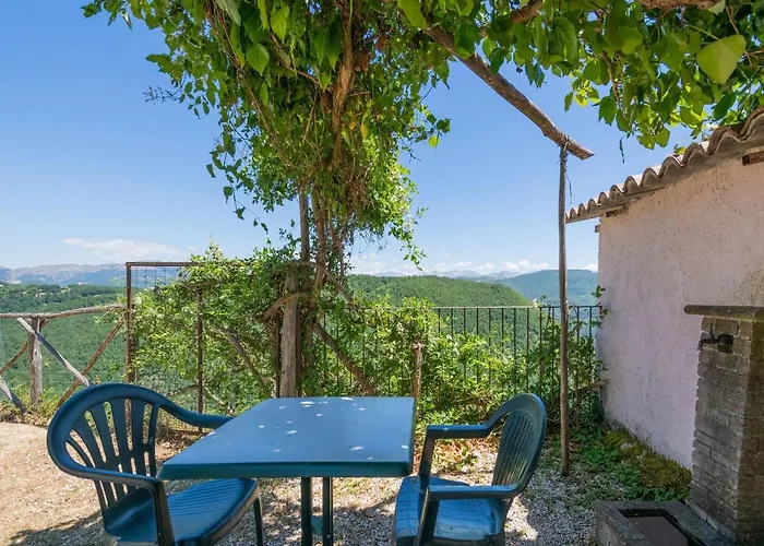 In With Pool & Sun Terrace Nyaraló