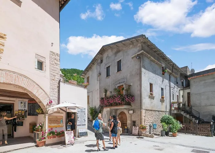 Nyaraló In With Pool & Sun Terrace *