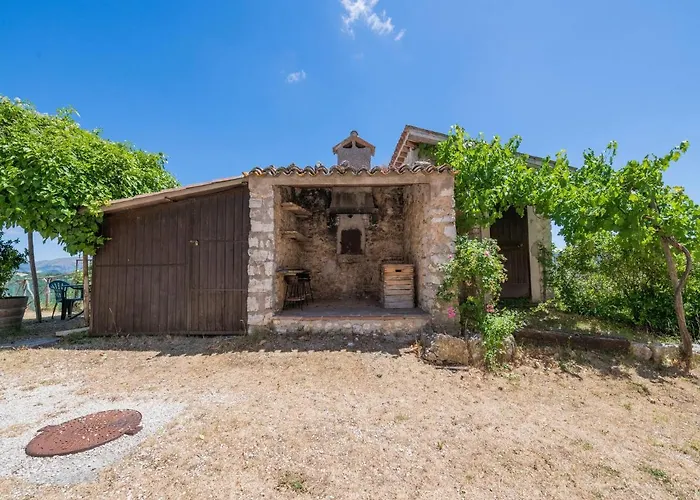 Nyaraló In With Pool & Sun Terrace Sellano