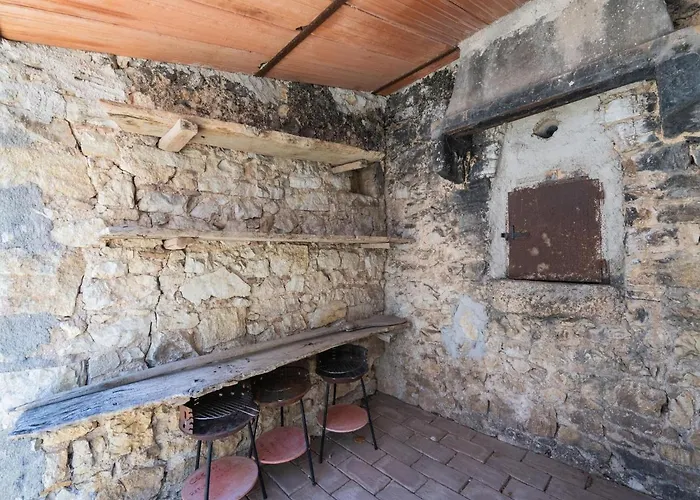 In With Pool & Sun Terrace Sellano