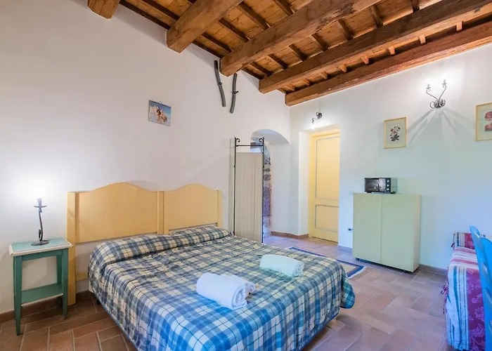 In With Pool & Sun Terrace Nyaraló