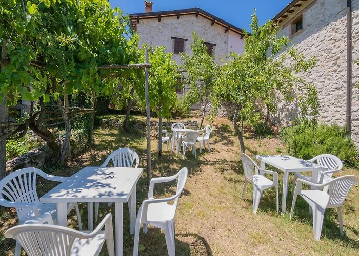 Nyaraló In With Pool & Sun Terrace Sellano